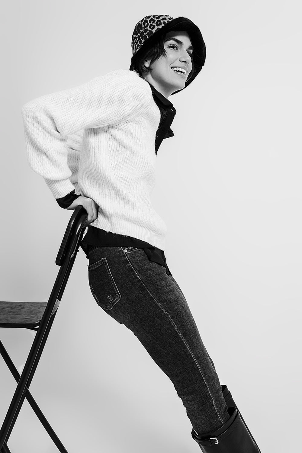 Q2 Jersey blanco hueso con cuello pico de canalé