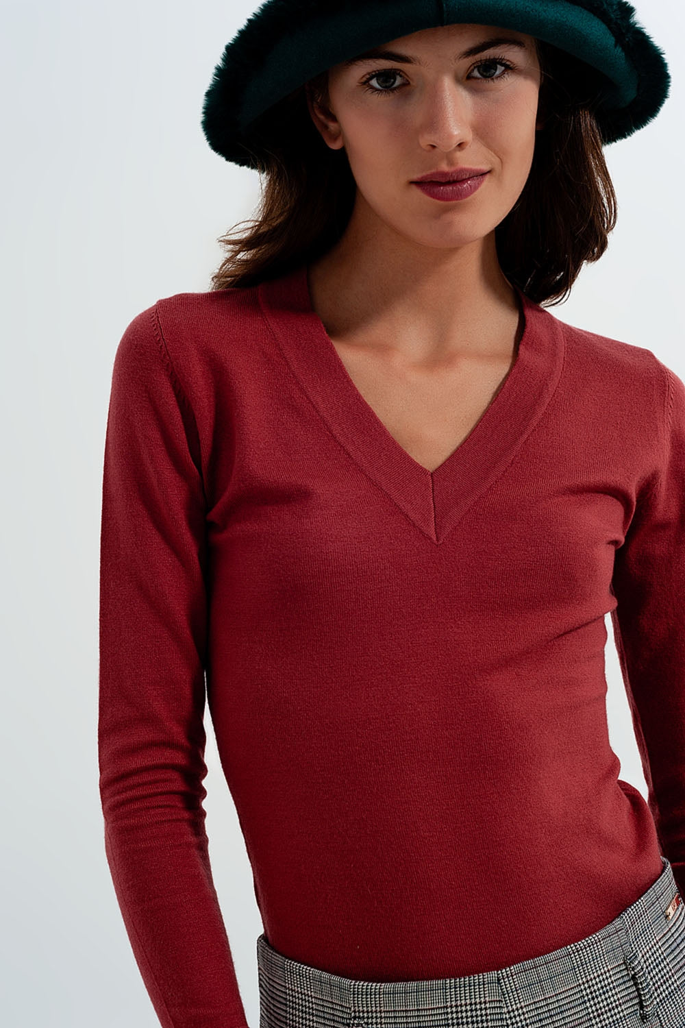 Jersey coral con cuello de pico