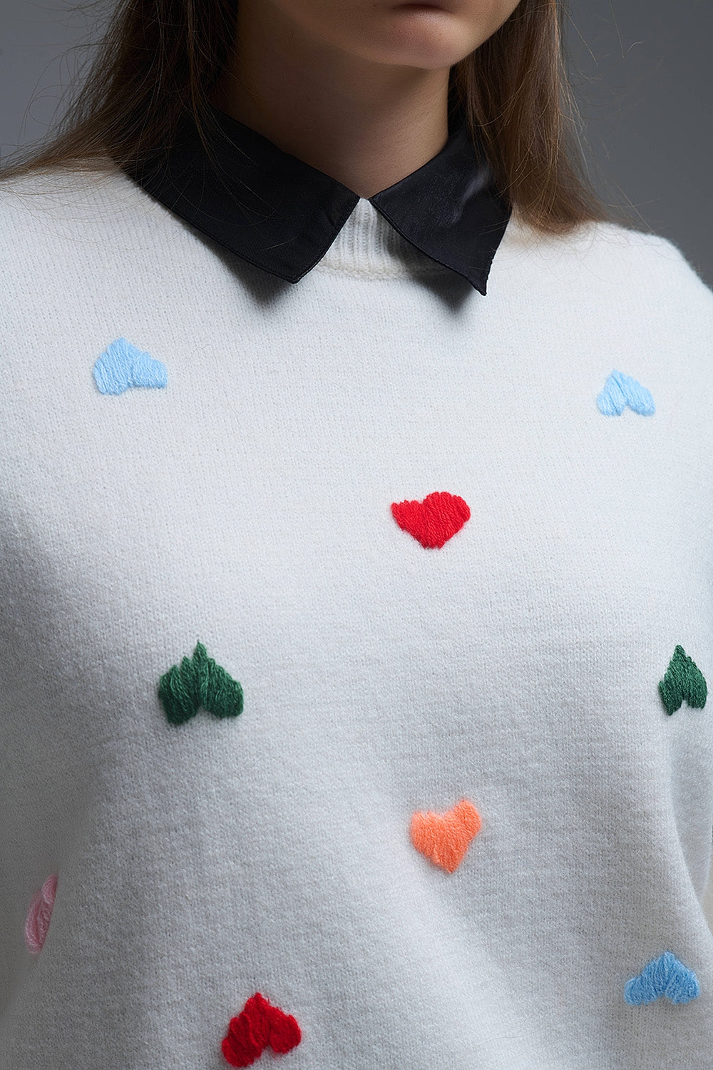 Jersey crema con corazones bordados multicolor
