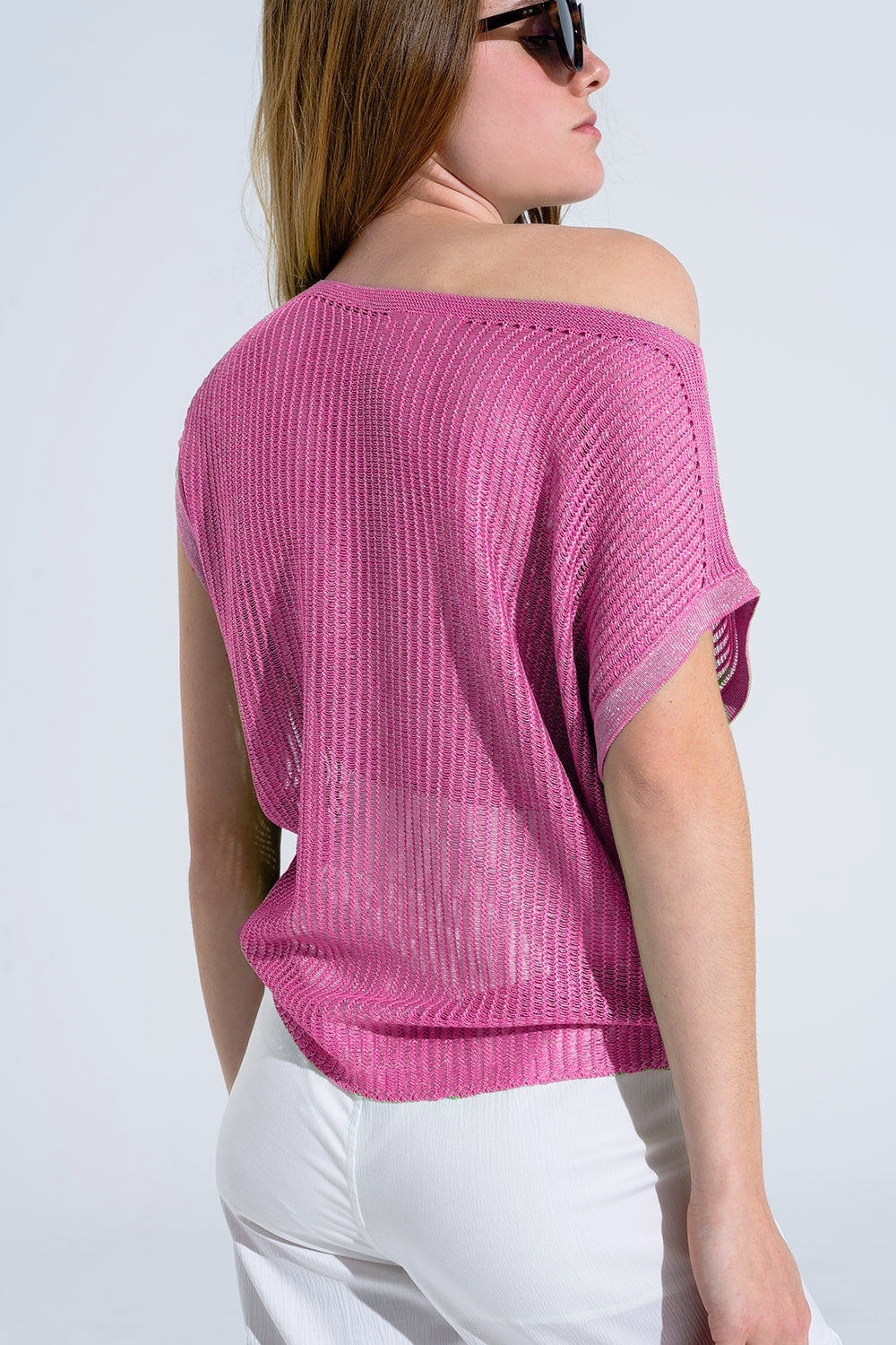 Jersey de canalé con cuello barco y mangas casquillo en rosa