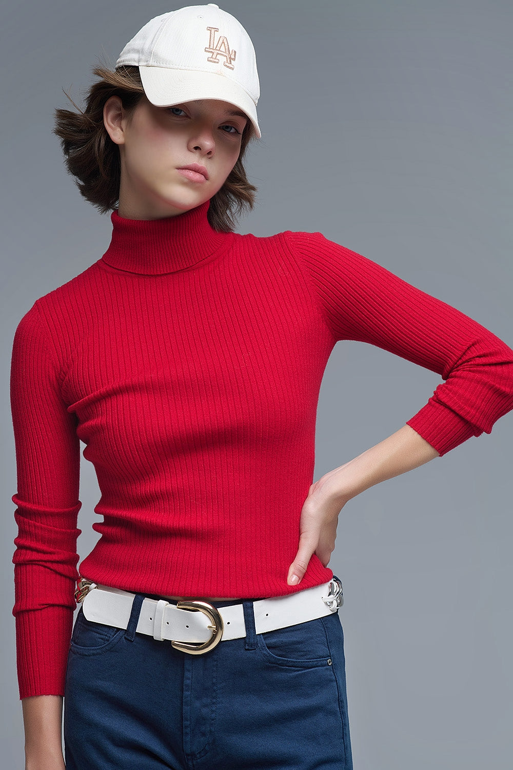 Jersey de canalé con cuello de tortuga en rojo rubí