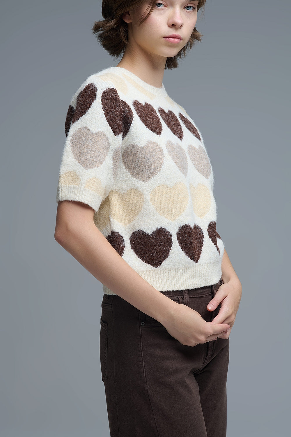 Jersey de manga corta con estampado de corazones en beige