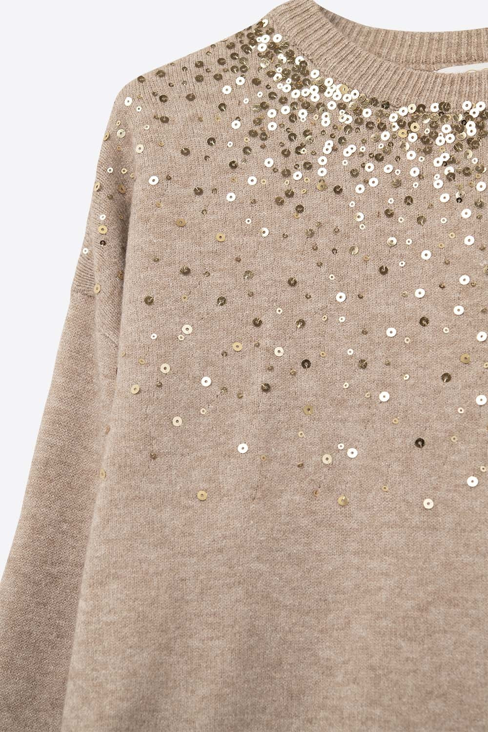 Jersey de punto suave beige adornado con lentejuelas en la parte delantera