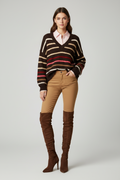 Jersey de punto mullido oversize con rayas horizontales marrones y rosas, cuello en V