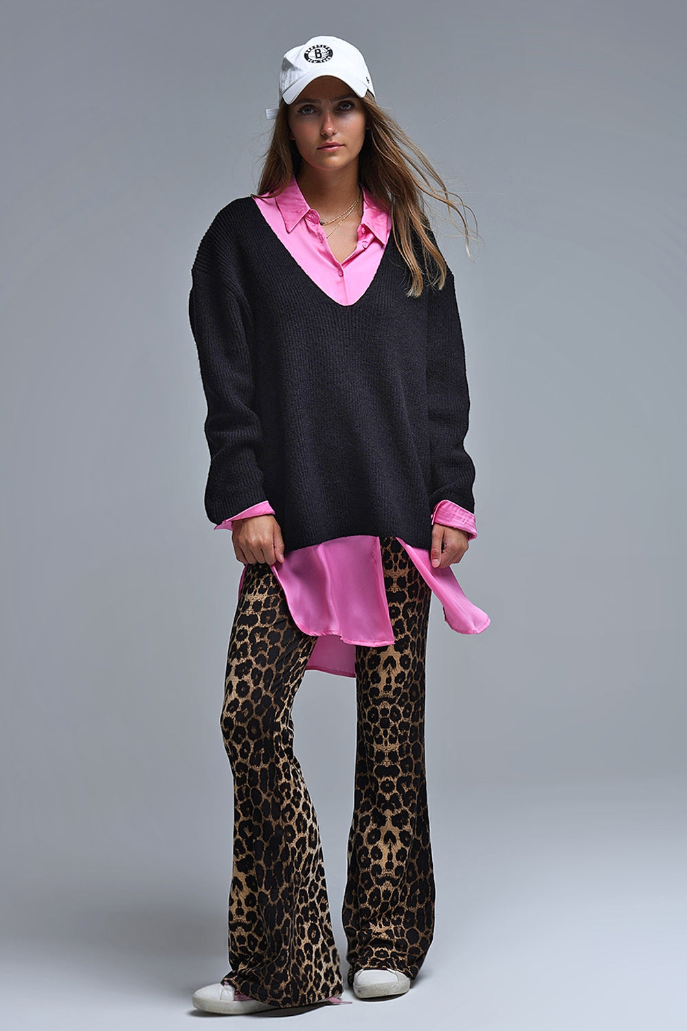 Jersey fino oversize con cuello en V en negro