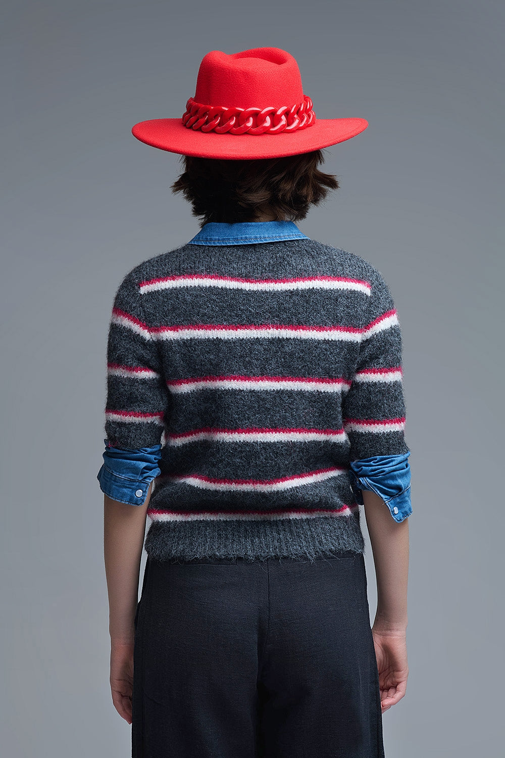 Jersey Love de manga corta bordado en gris oscuro