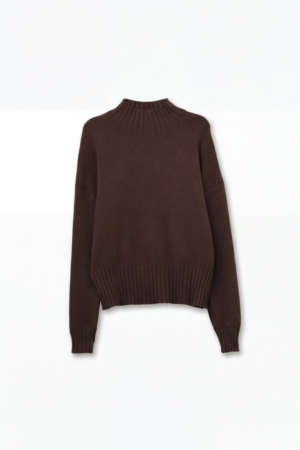 Jersey marrón de punto suave con puños y cuello de canalé
