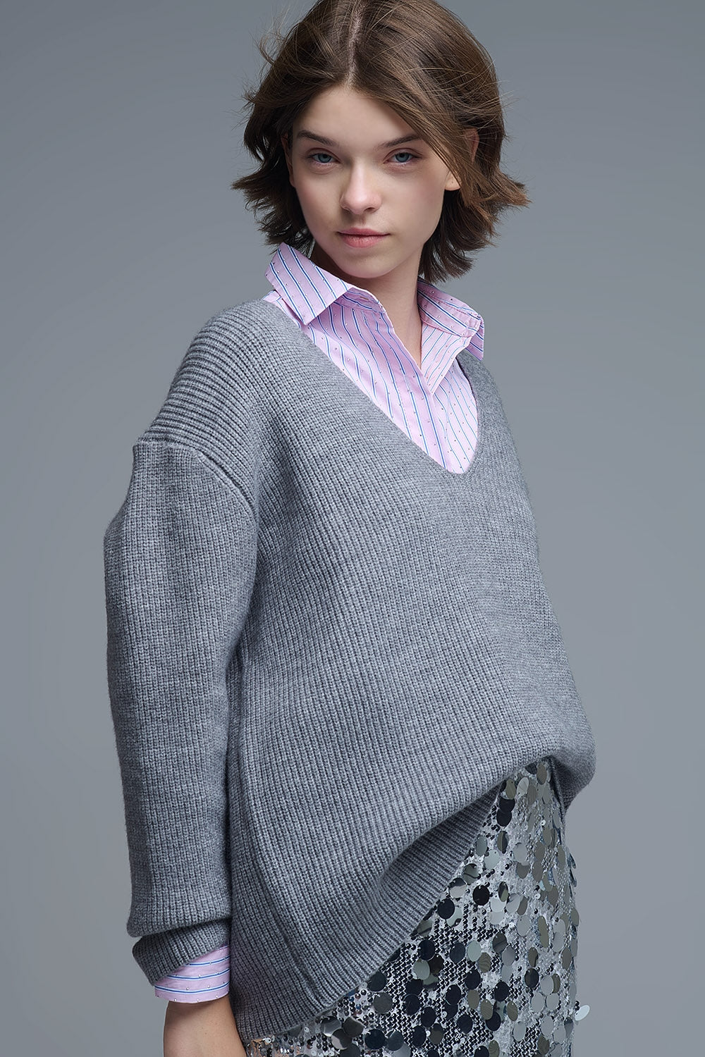 Jersey oversize fino con cuello en V en gris