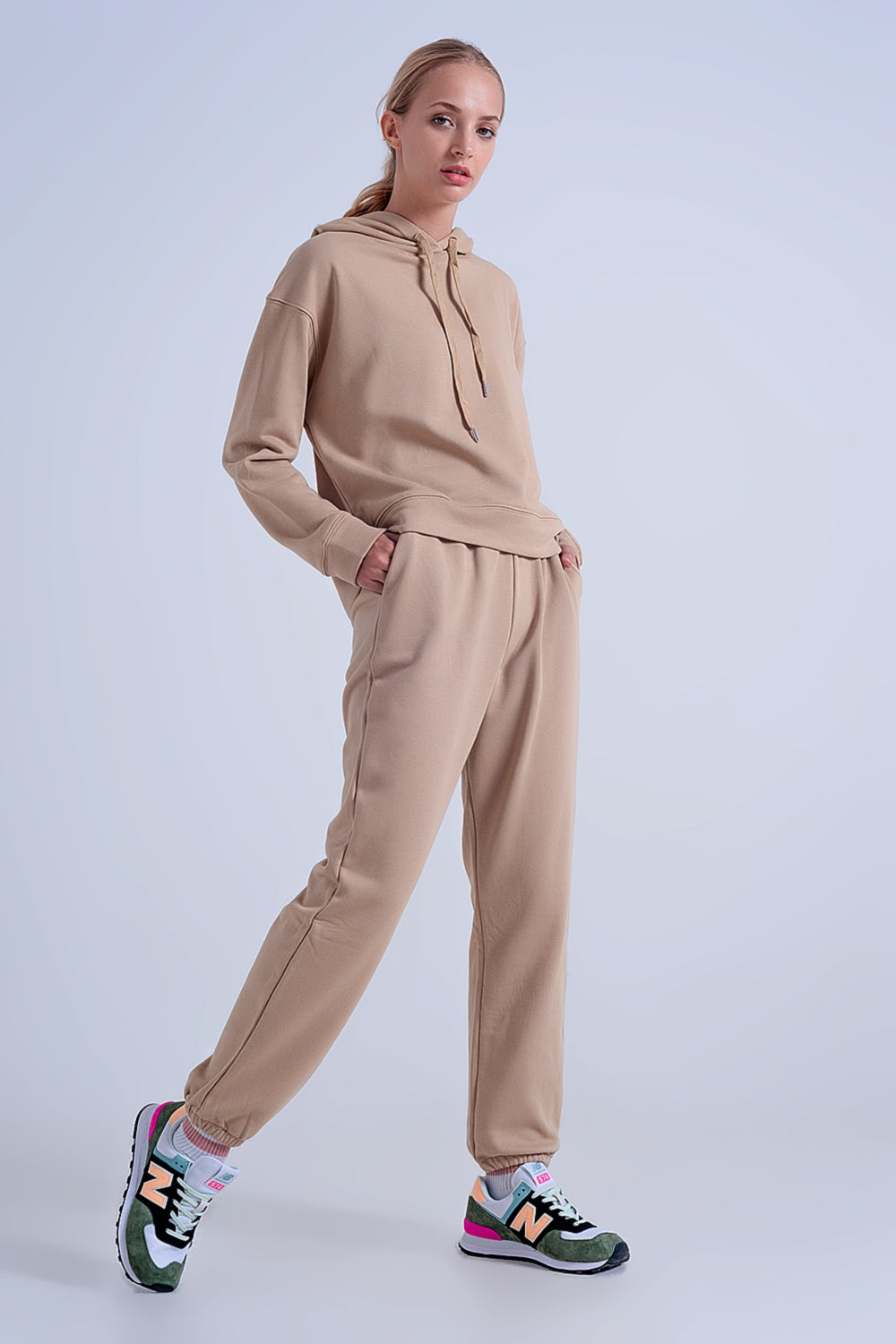 Joggers beige básicos con cordón de algodón