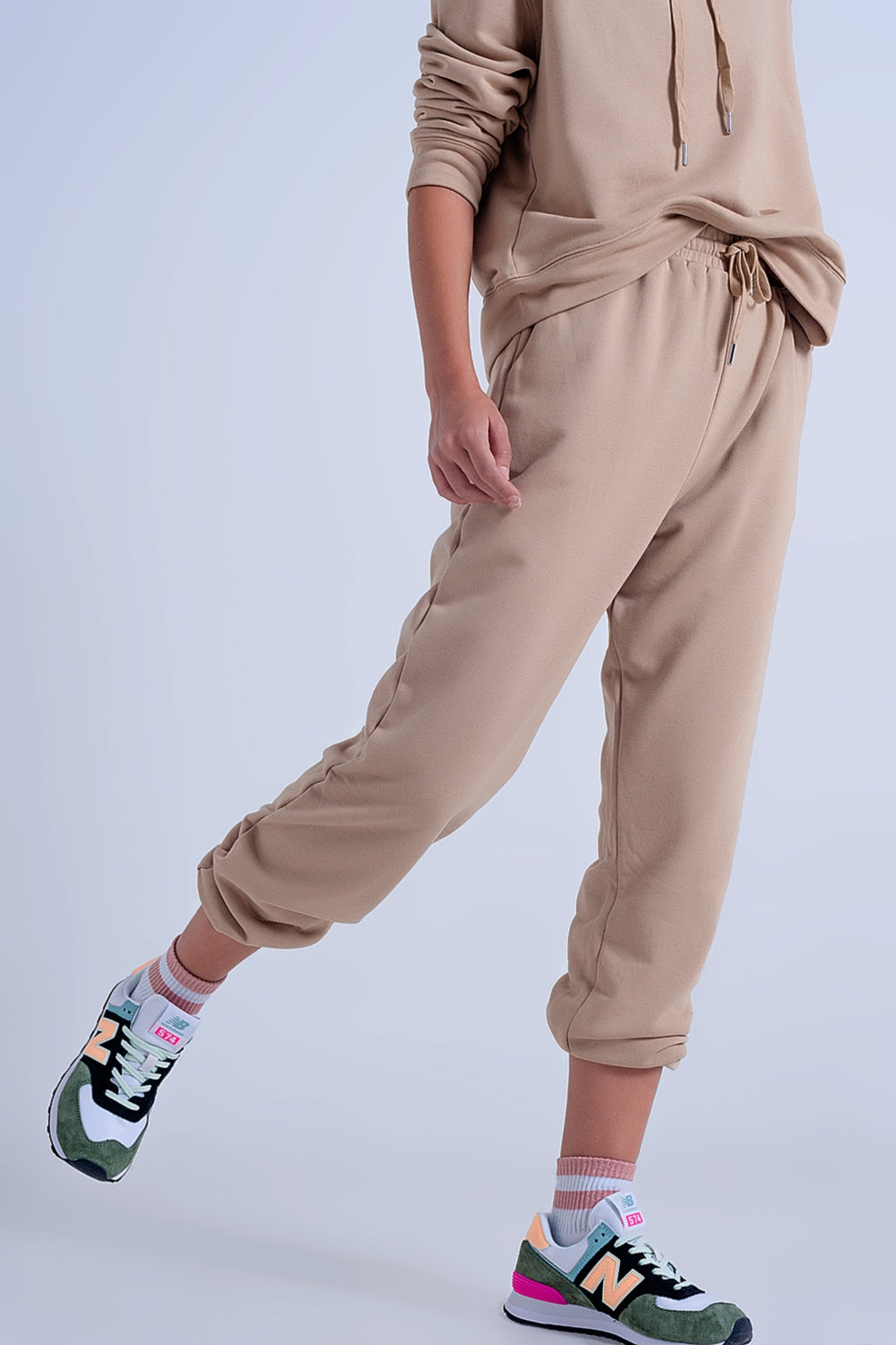 Joggers beige básicos con cordón de algodón