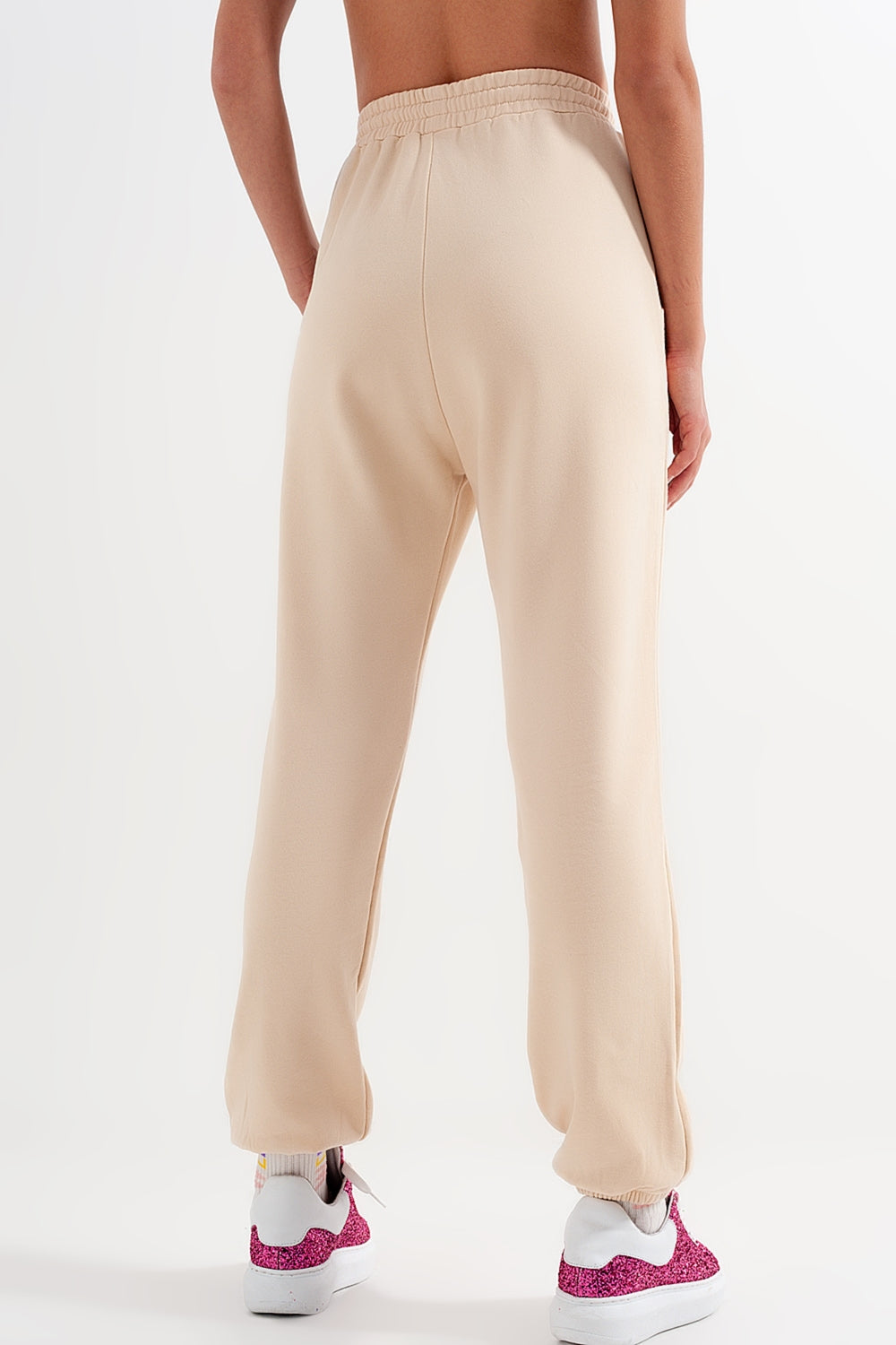 Joggers con cintura elástica en beige