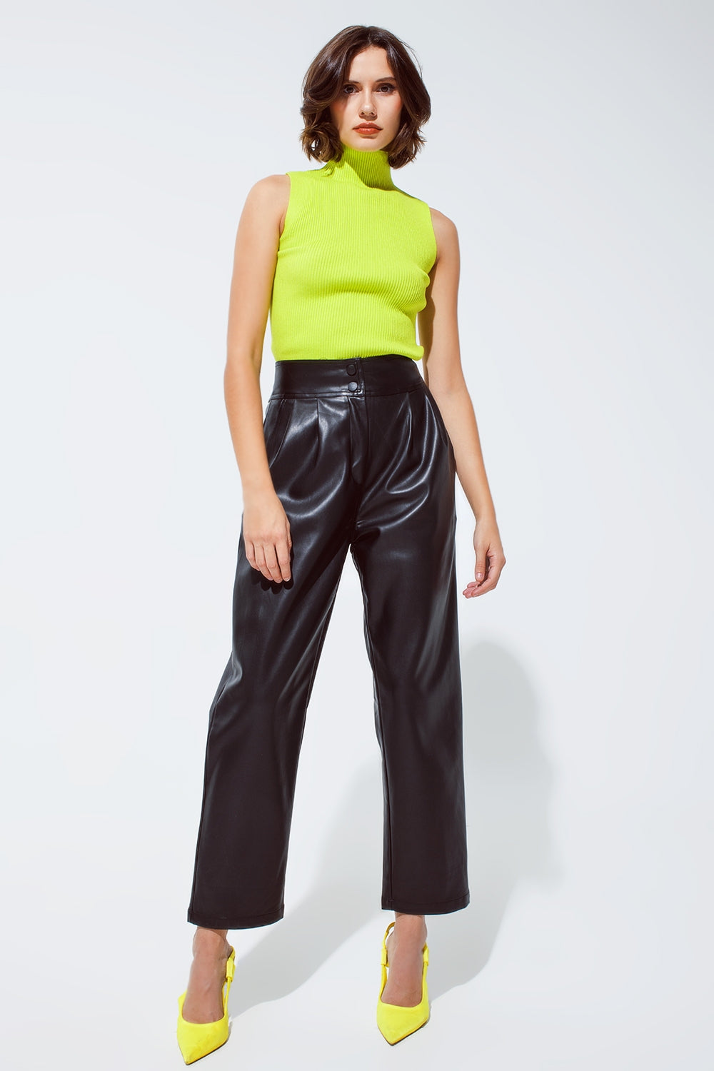 top cuello alto sin mangas