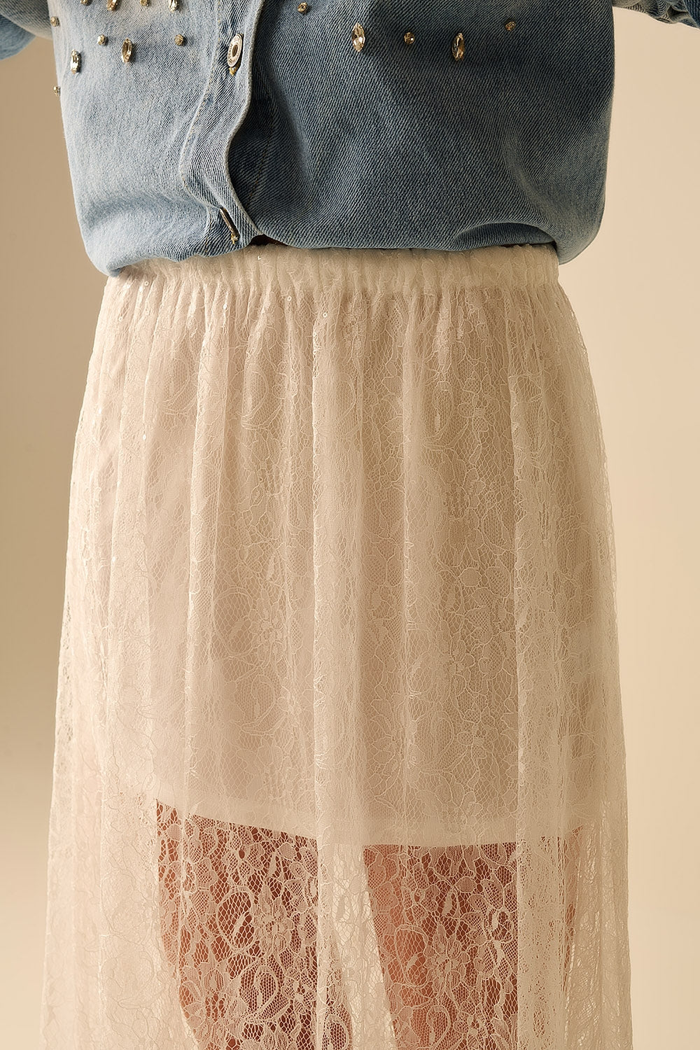 Maxi falda blanca de encaje con detalle de lentejuelas