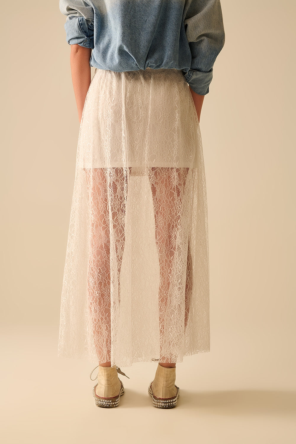 Maxi falda blanca de encaje con detalle de lentejuelas