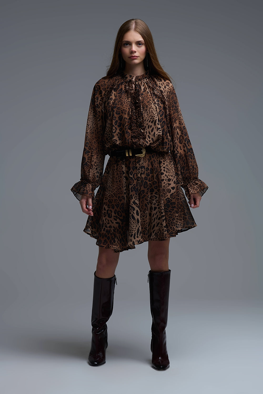 Q2 Mini vestido de gasa con estampado de leopardo y detalles de volantes