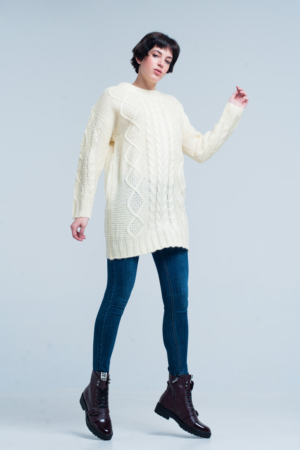 Mini vestido de punto grueso de ochos en amarillo