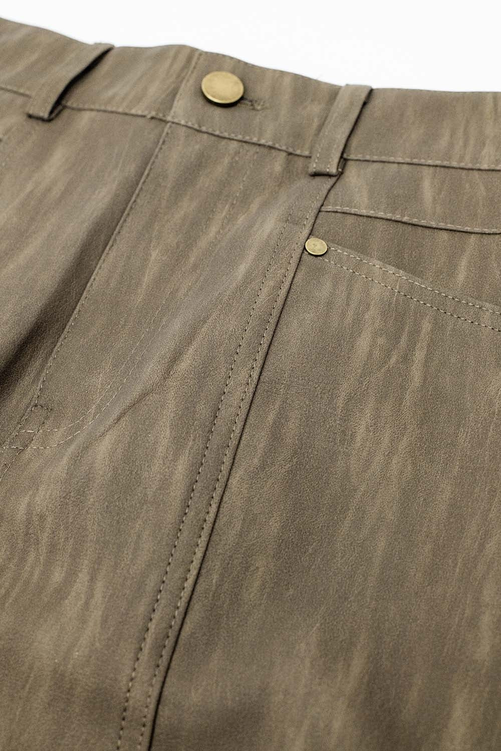 minifalda recta de polipiel marrón con bolsillos