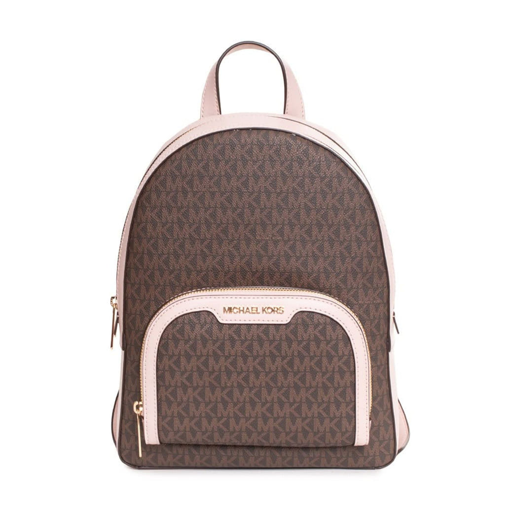 Mochila Michael Kors marrón con logo icónico y detalles rosa claro vista frontal