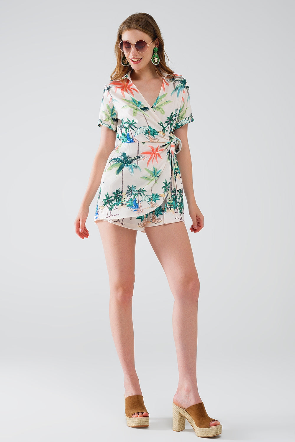 Mono crema con estampado playero y top cruzado