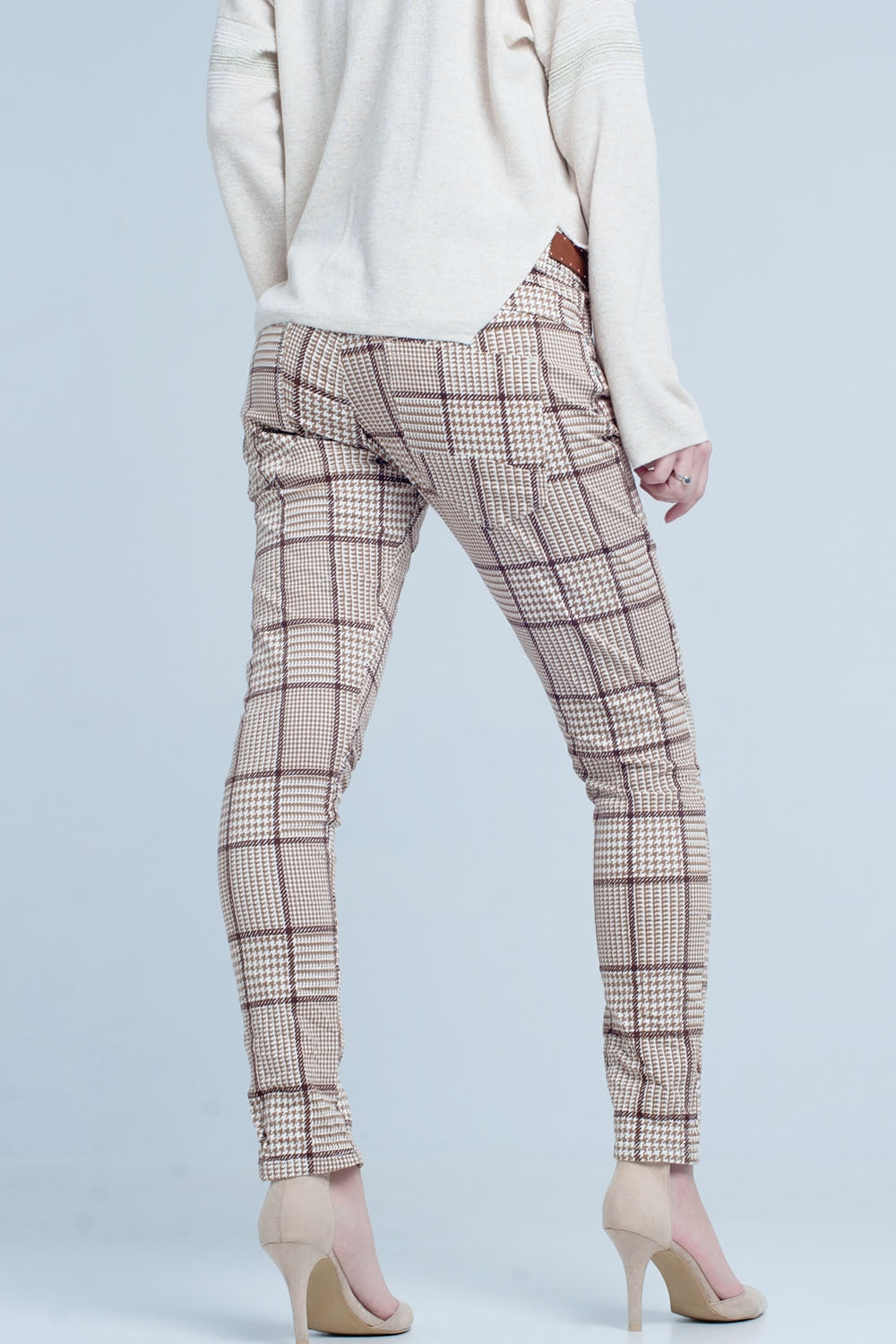 Pantalon de cuadros en beige con botones