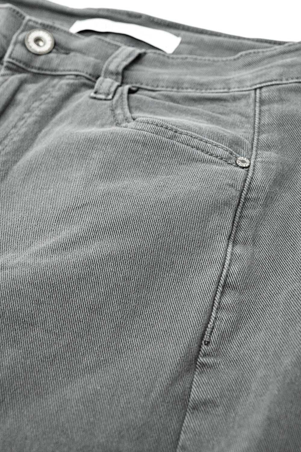Pantalón extra ancho en gris lavado