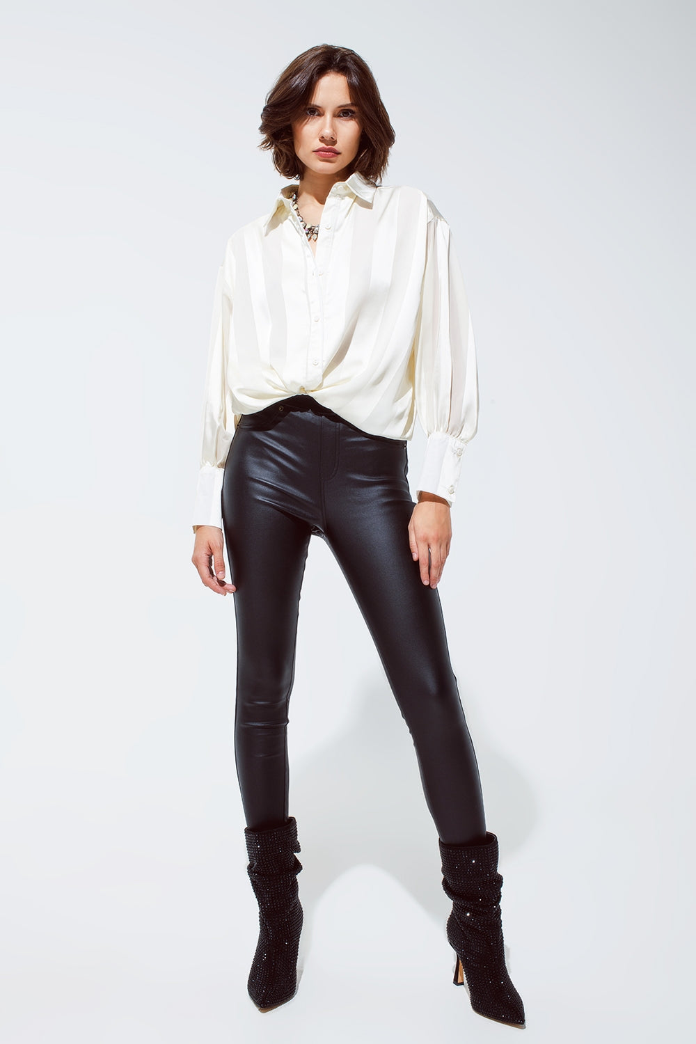 Pantalón negro brillante con banda elástica