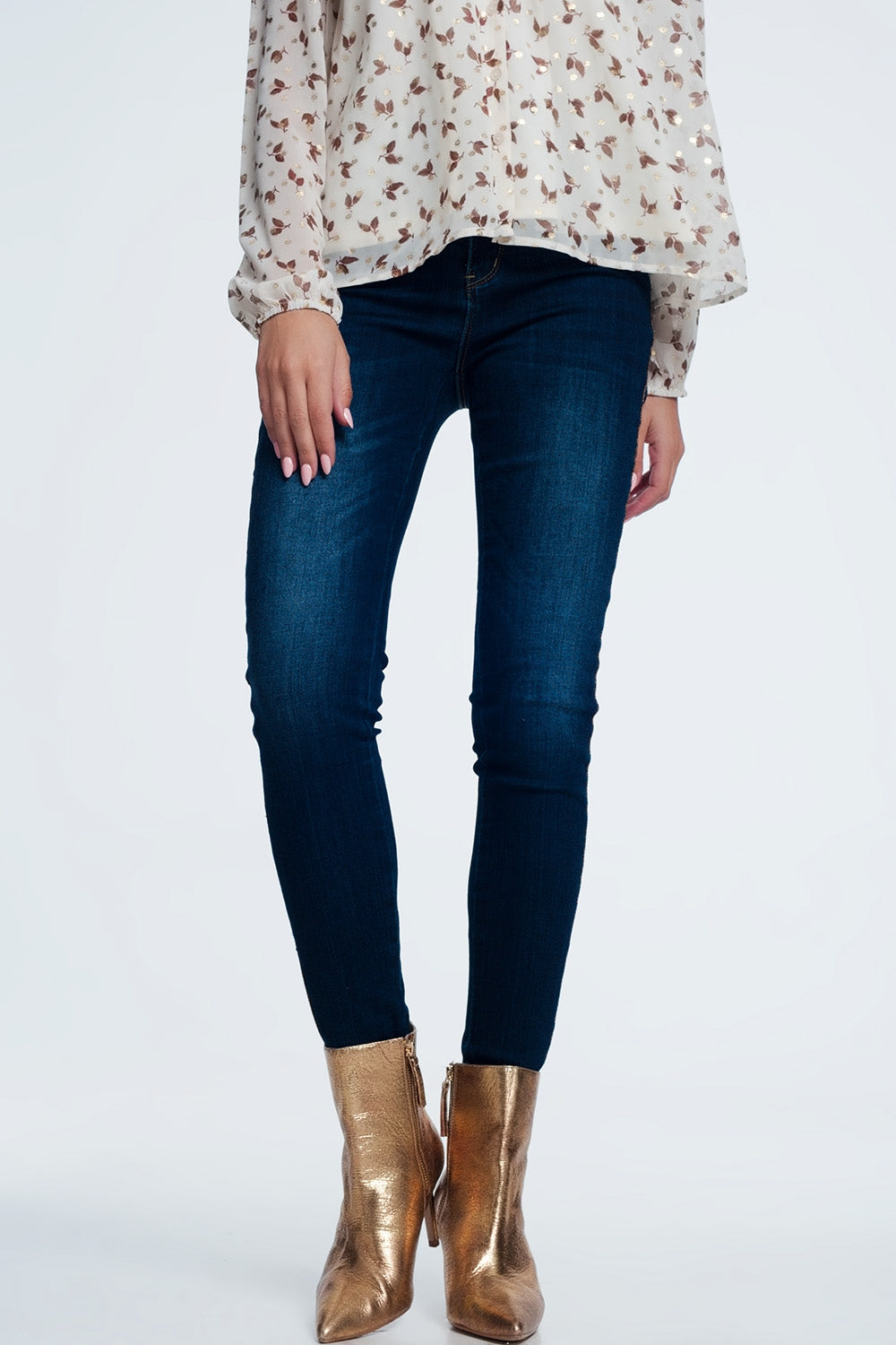 Q2 Pantalon vaquero con detalle de raya lateral dorada