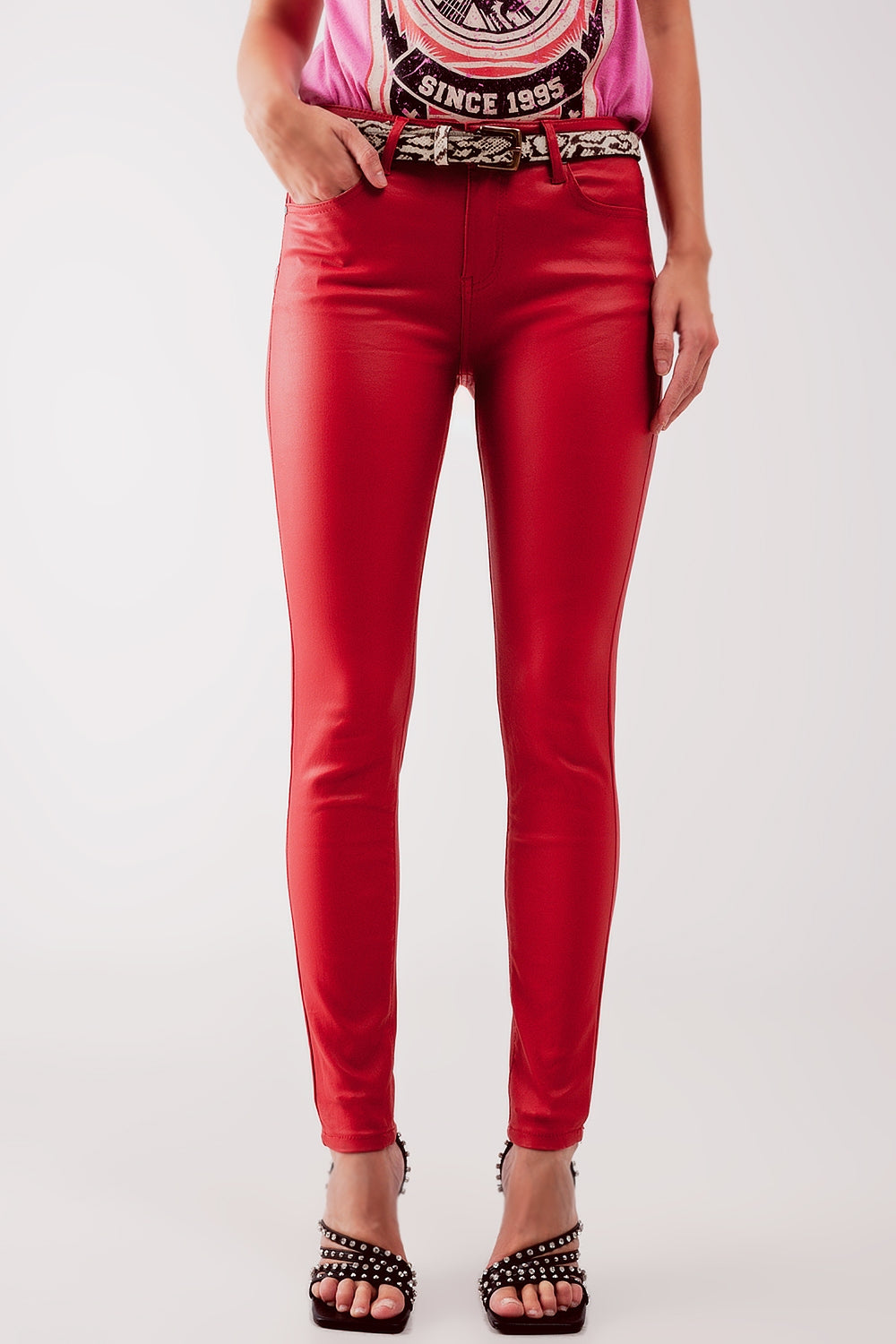 Pantalones ajustados de talle alto en rojo