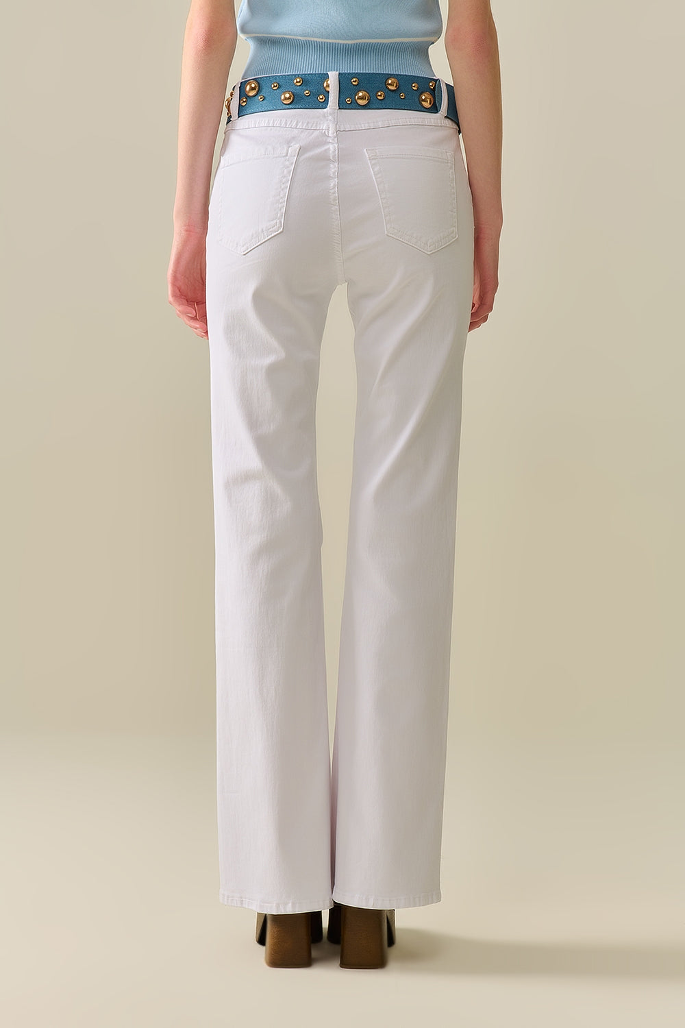 Pantalones Blancos Acampanados Cómodos y Elásticos
