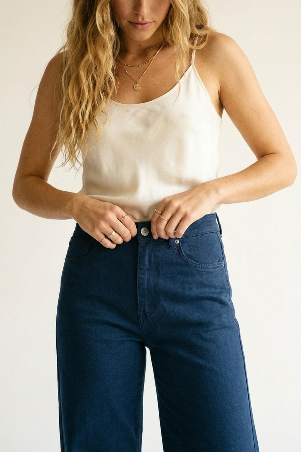 Pantalones rectos azul oscuro de pierna ancha