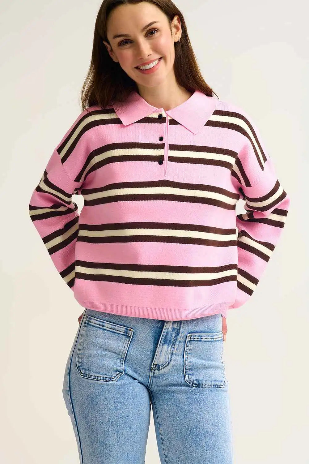 Polo de punto a rayas rosa de corte relajado