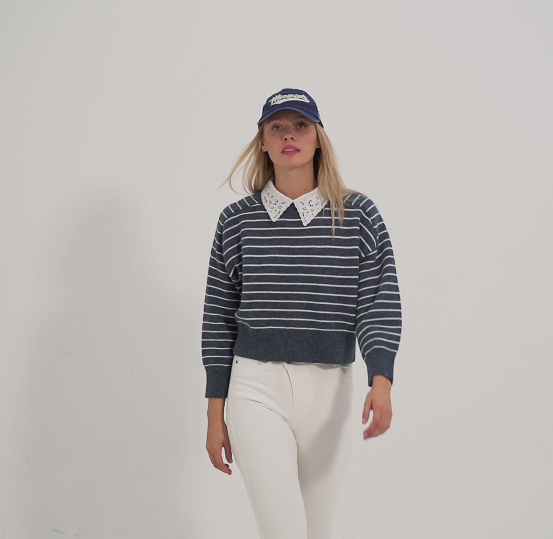 Jersey a rayas blancas y azules cuello redondo