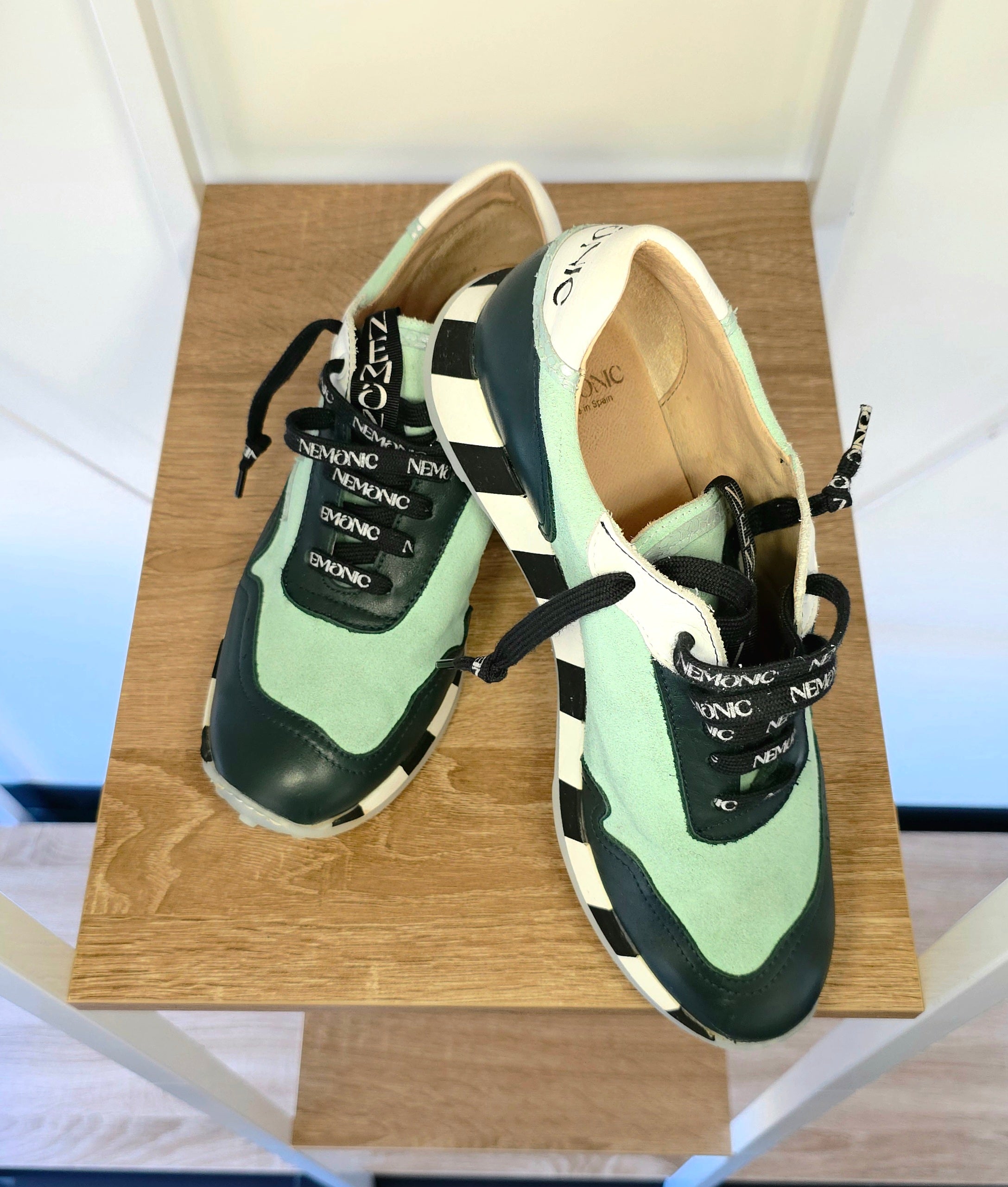 Zapatillas NEMONIC de piel verde menta