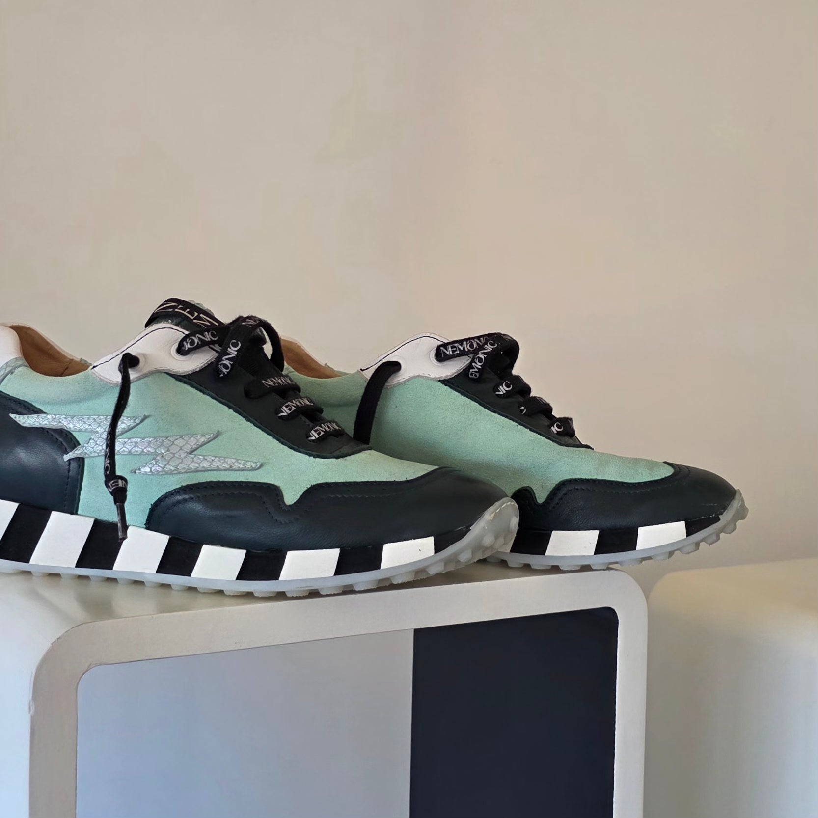 Zapatillas NEMONIC de piel verde menta
