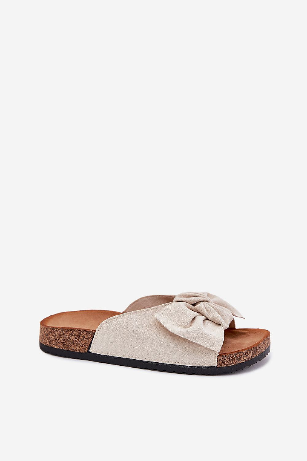 Sandalias beige claro con diseño femenino