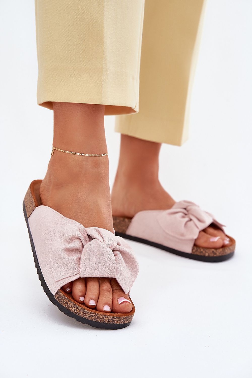  Sandalias rosa palo suaves con lazo decorativo