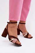 sandalias de tacón bloque en color-block marrón chocolate, rosa y tira dorada