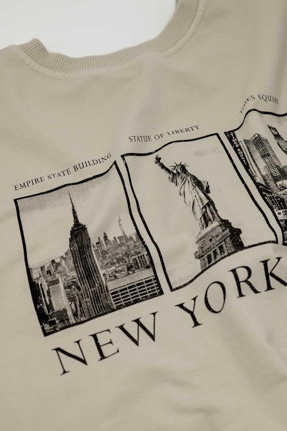 Sudadera Beige de manga larga con estampado new york city