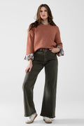 Suéter acogedor con mangas abullonadas en color camel