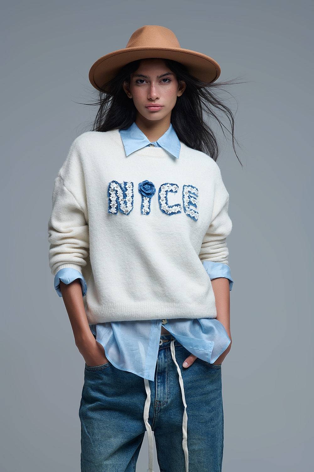 Suéter Crema Cuello Redondo Con Bordado Nice