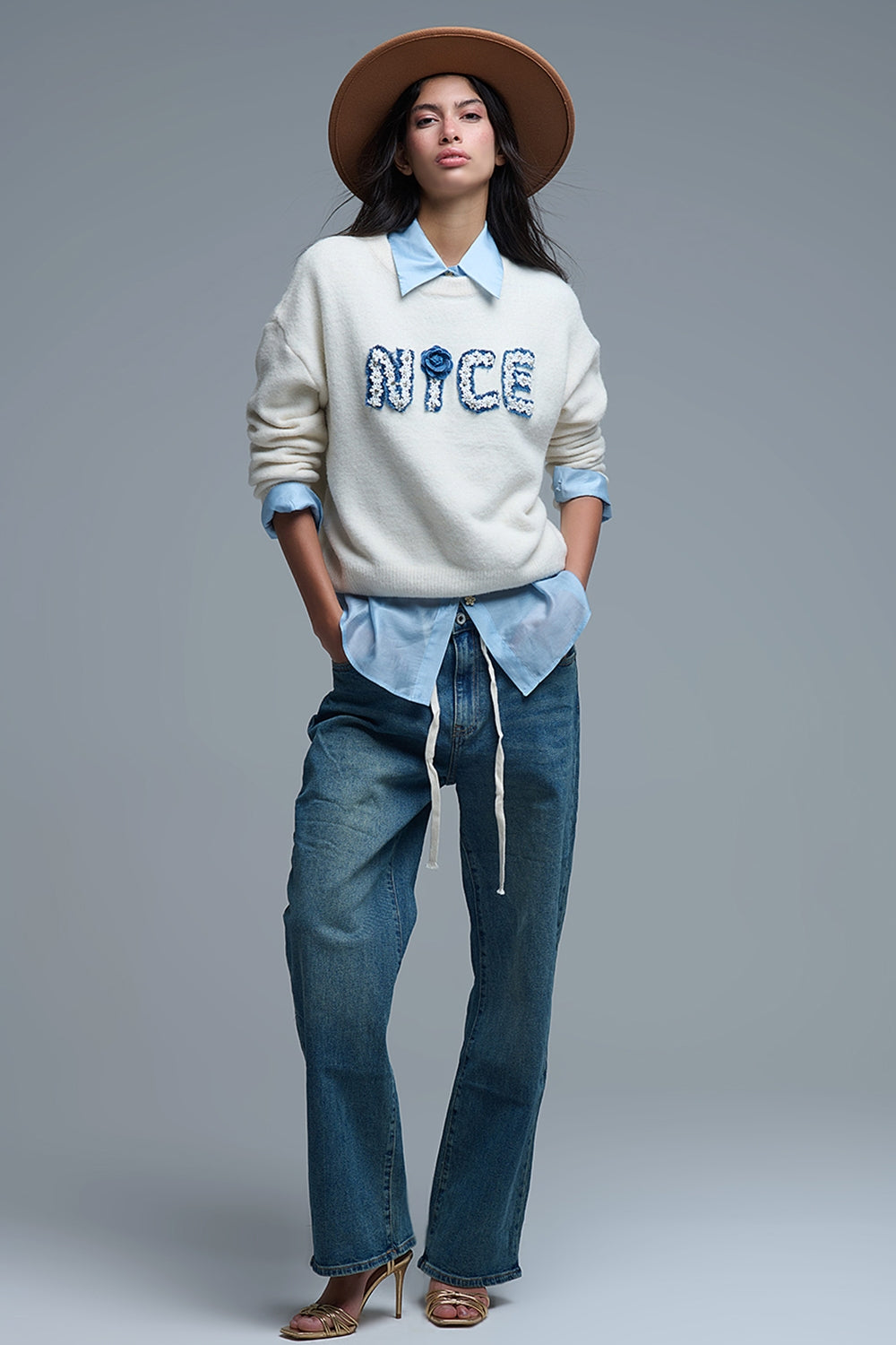 Suéter Crema Cuello Redondo Con Bordado Nice