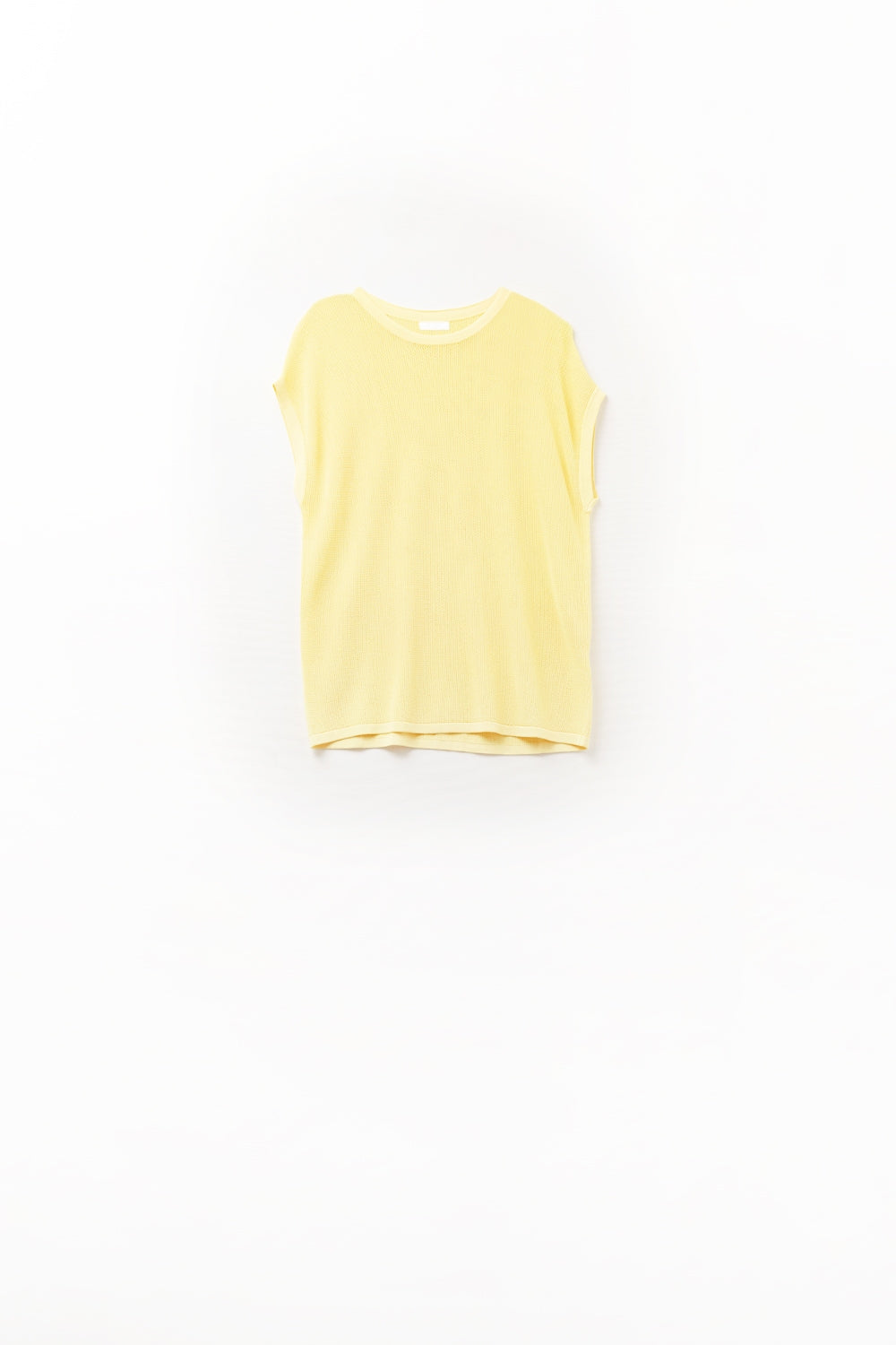 suéter de punto de rejilla en color amarillo