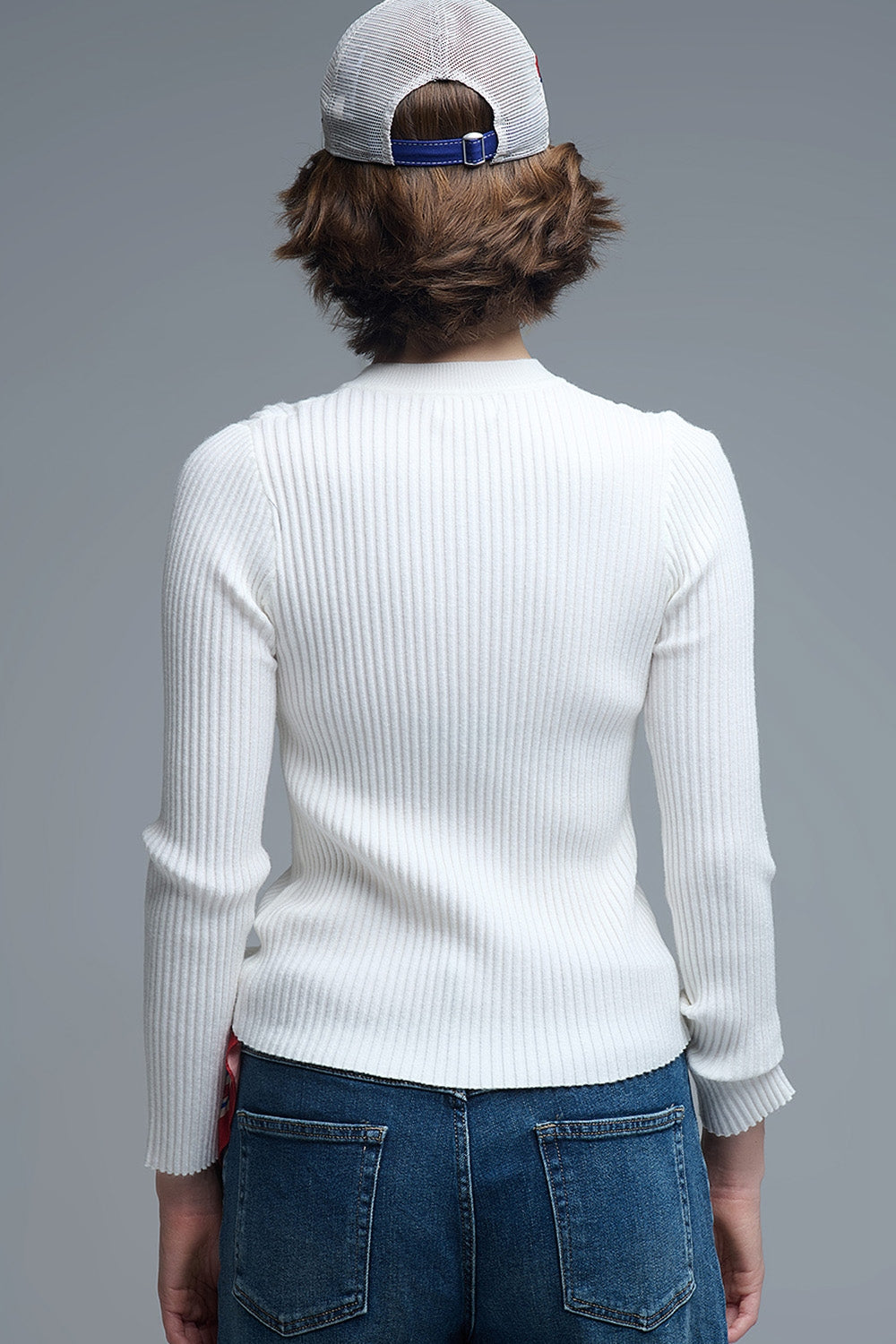 Suéter tipo Henley acanalado de manga larga en blanco