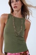 Top caqui de canalé con cuello barco