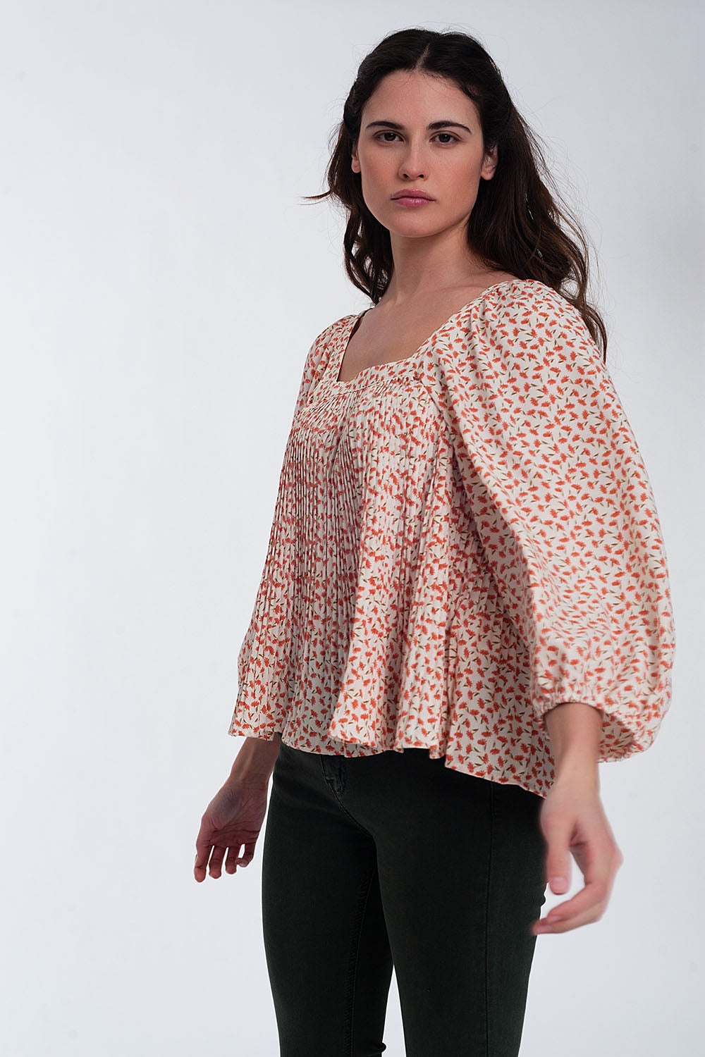 Top con escote cuadrado manga abullonada y estampado floral en coral