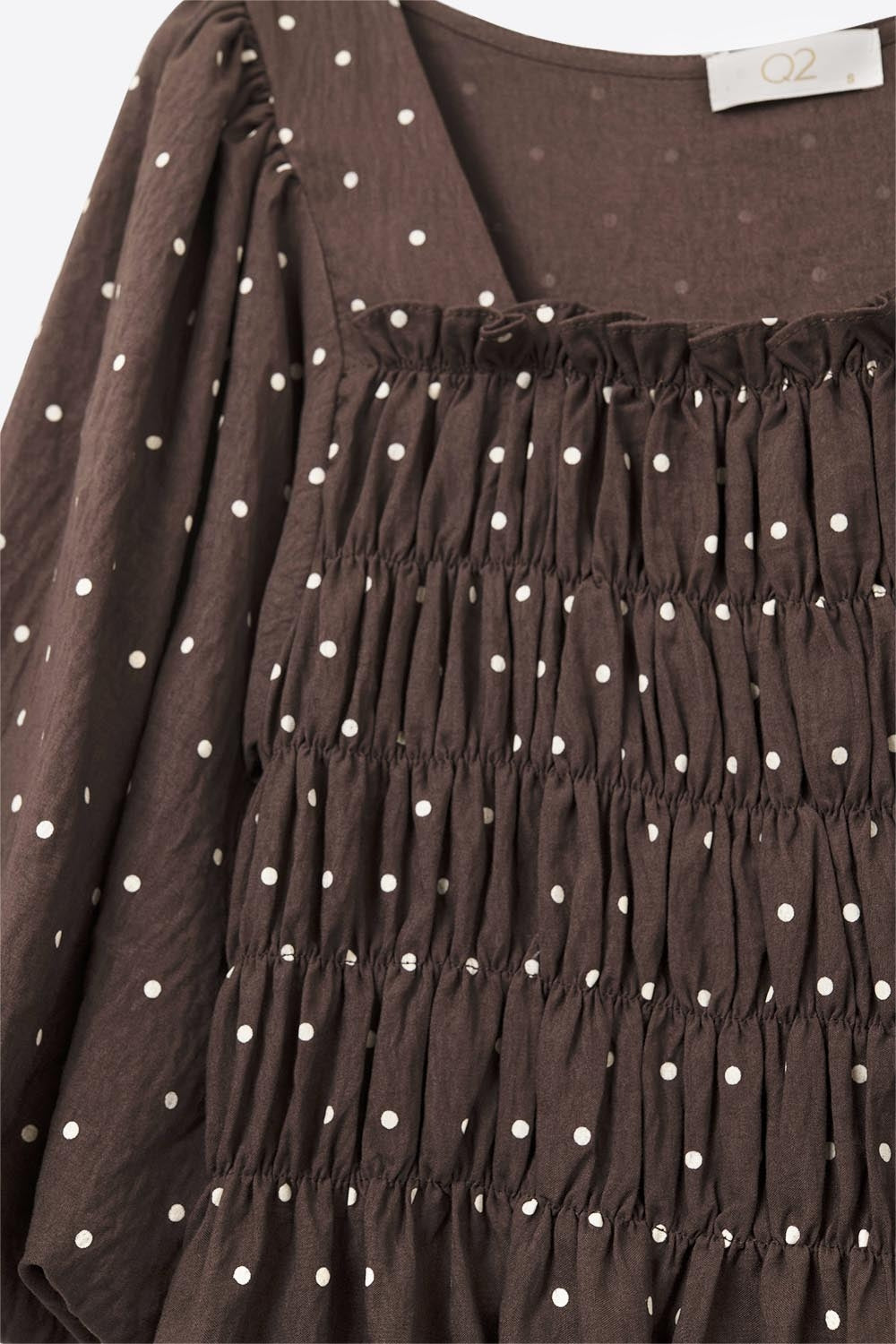 Top de lunares marrón ajustado a la cintura