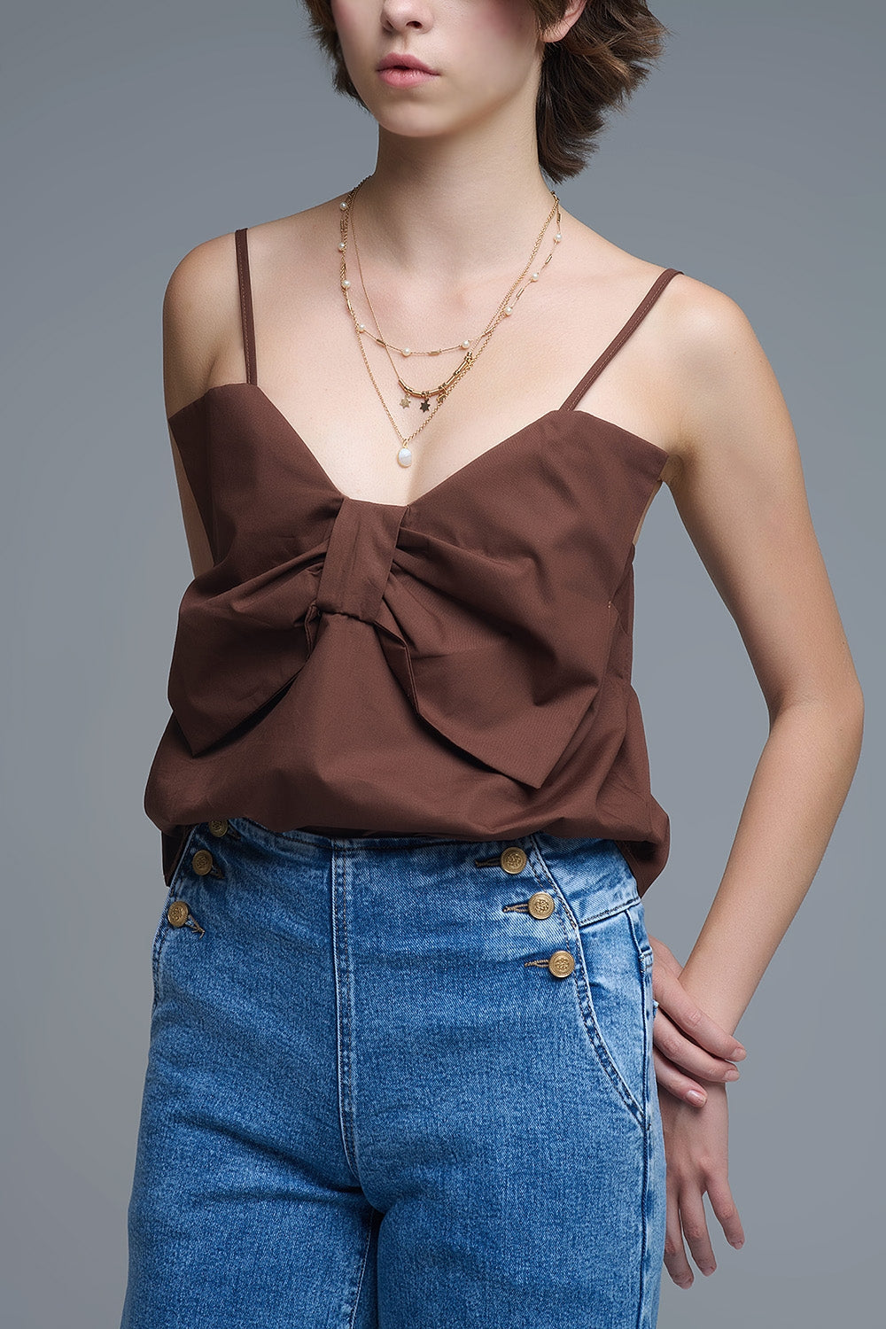 Top de popelina marrón chocolate con detalle de lazo