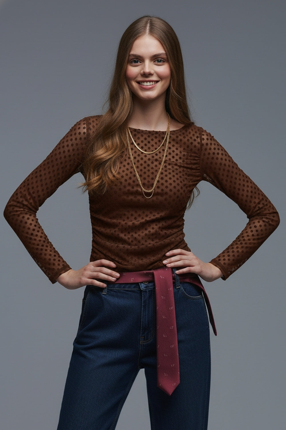 top de malla marrón de lunares y mangas largas