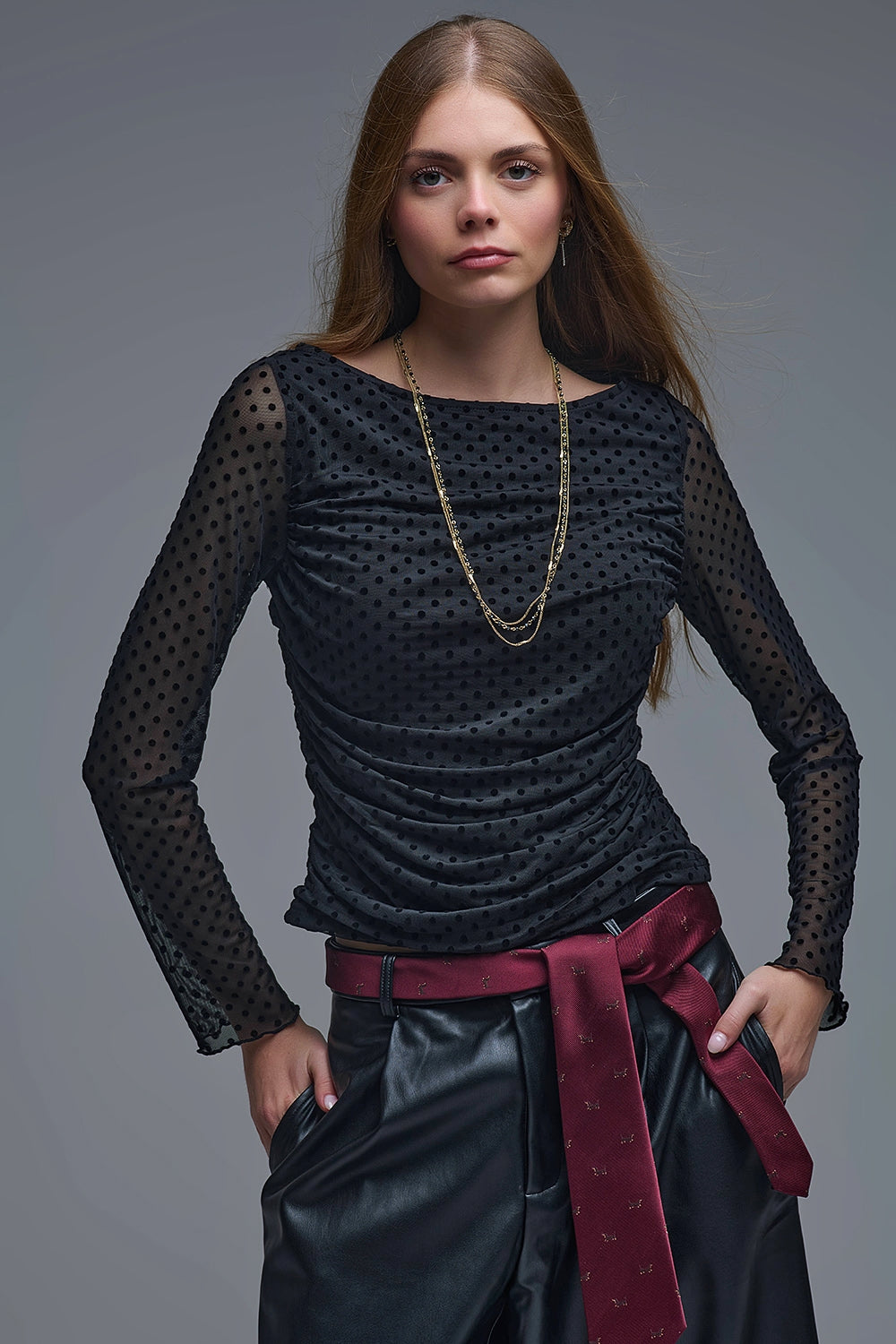 Q2 Top negro de lunares transparentes