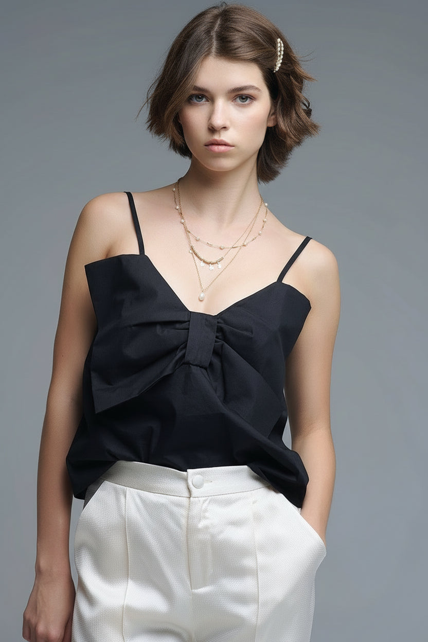 Top negro de popelina con detalle de lazo